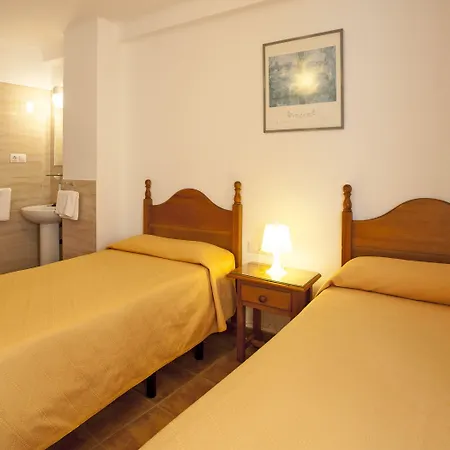 Serramar Pensión 3*